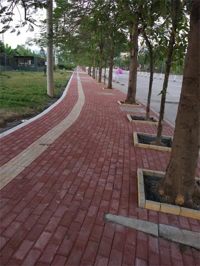 怎樣預(yù)防彩色路面磚在使用中出現(xiàn)問(wèn)題？